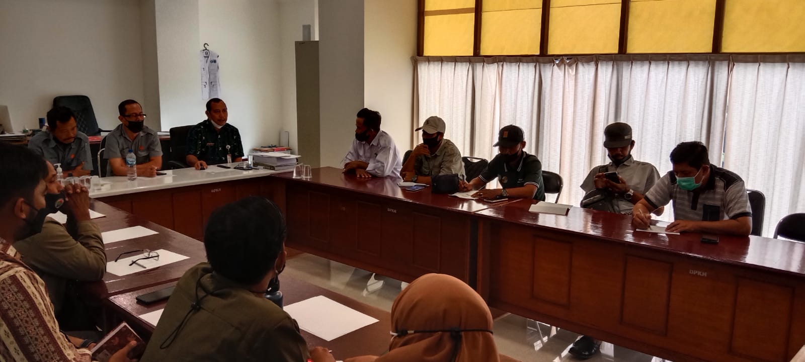 Tim Kemitraan Disbunak Paser dan YHT Fasilitasi Pertemuan  Kelompok Pekebun Sawit  Dengan        PT. Buana Wirasubur Sakti